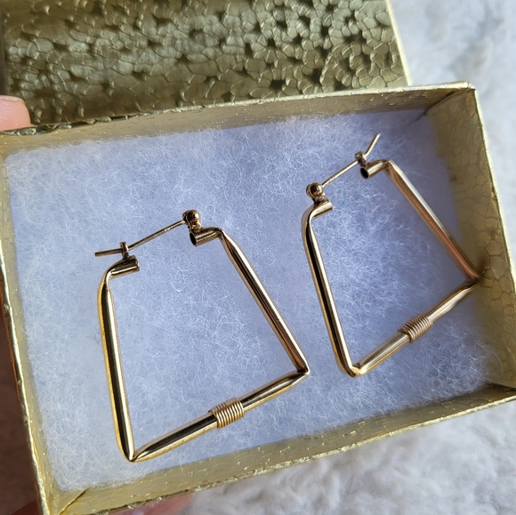 Vintage 14k yellow gold Geometric Hoop earrings✨️ - Picture 2 of 12